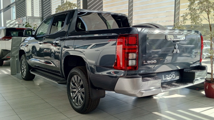 L200 Ultimate 2.4 6AT 4WD