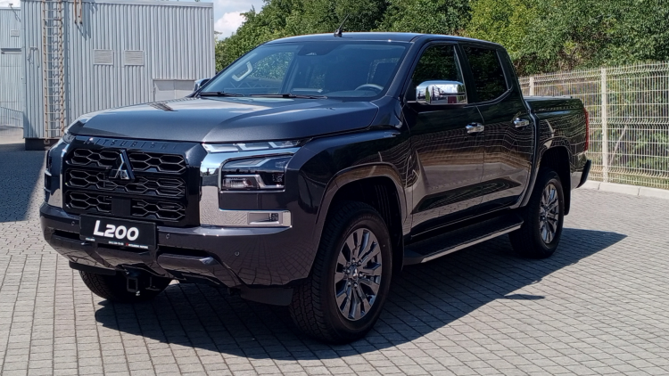 L200 Ultimate 2.4 6AT 4WD