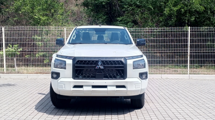 L200 INVITE 2.4 MT 4WD