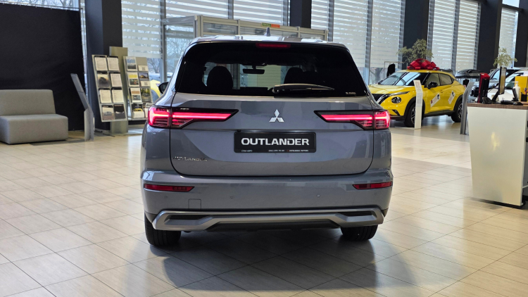 Outlander Intense 2.5 CVT 4WD