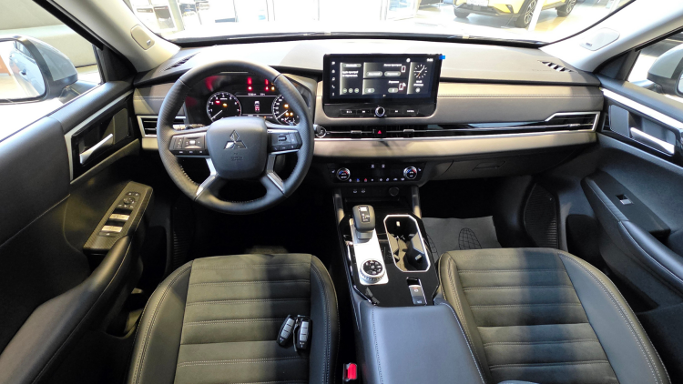 Outlander Intense 2.5 CVT 4WD