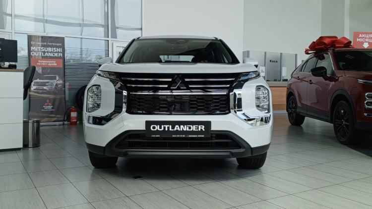 Outlander Business 2.5 CVT 2WD