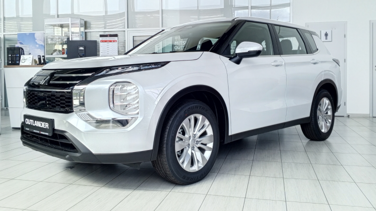 Outlander Business 2.5 CVT 2WD
